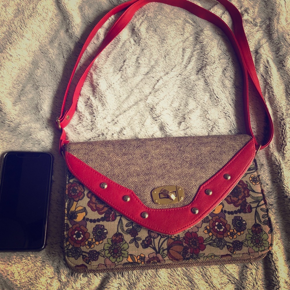 Cute vintage cross body bag